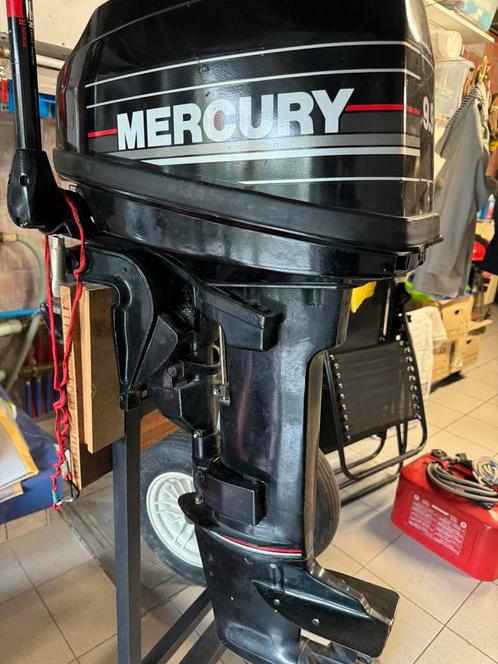 Buitenboordmotor Mercury 9.9 + brandstoftank QuickSilver 23L, Watersport en Boten, Buiten- en Binnenboordmotoren, Zo goed als nieuw