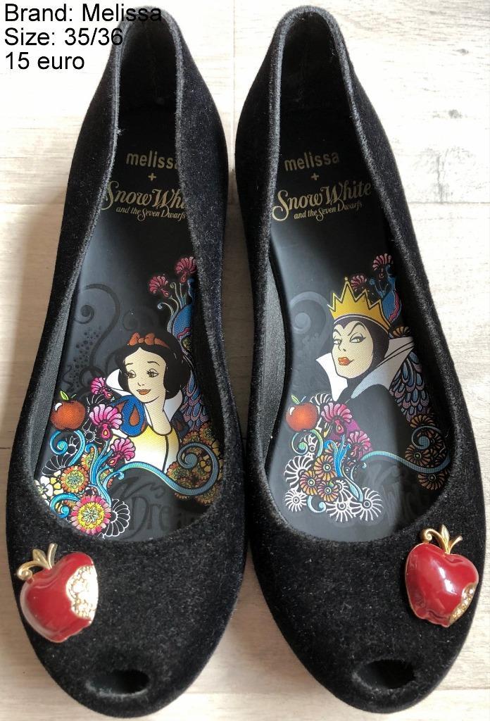 Ballerina's Disney Sneeuwwitje/Snow White Melissa 35/3, Kleding | Dames, Schoenen, Zo goed als nieuw, Ballerina's, Zwart, Ophalen of Verzenden