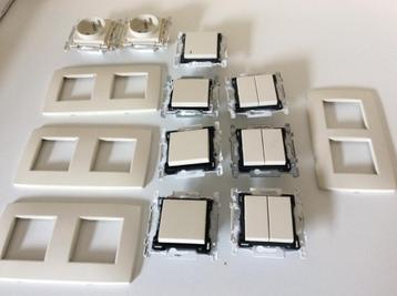 Niko original cream en white  beschikbaar voor biedingen