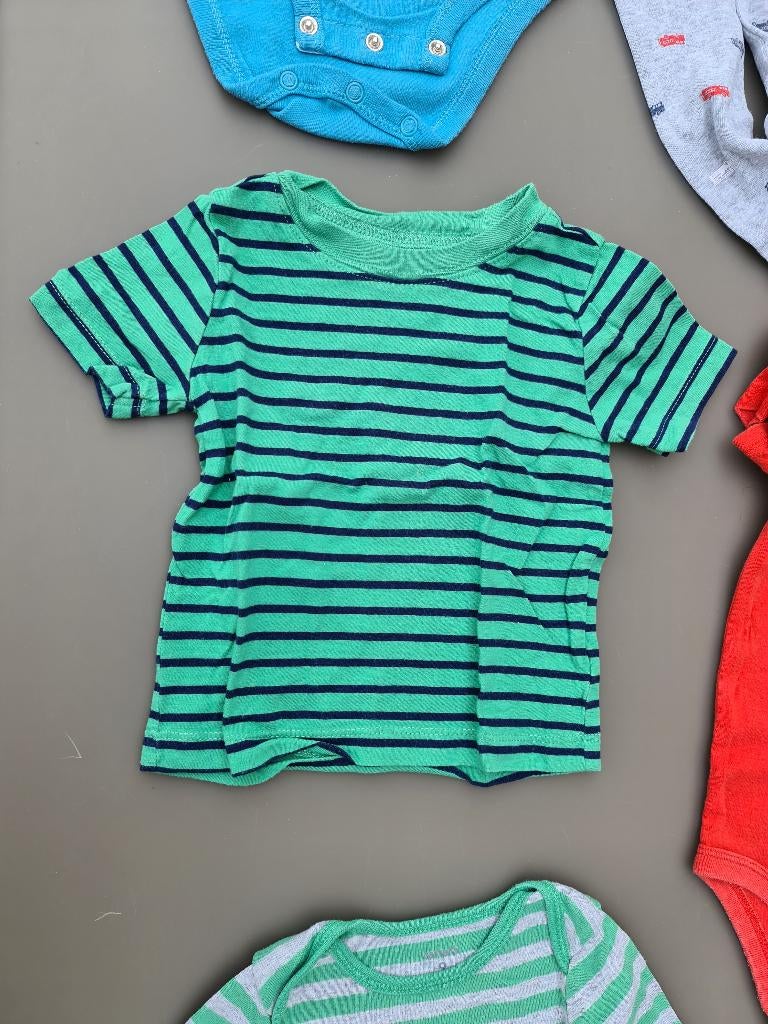 groen gestreept t-shirt 12m 80cm, Enfants & Bébés, Vêtements de bébé | Taille 80, Enlèvement, Comme neuf