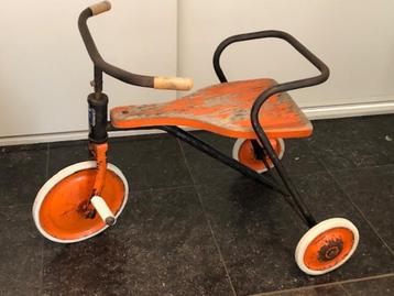Tricycle des années 50, Enlèvement