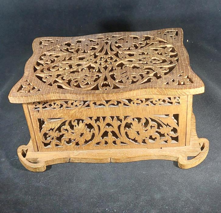 Decoratieve houten kist, Antiek en Kunst, Curiosa en Brocante, Ophalen of Verzenden