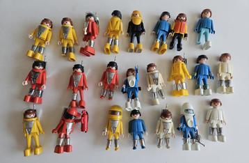 23 vintage Playmobil poppetjes Geobra (1974) + accessoires beschikbaar voor biedingen