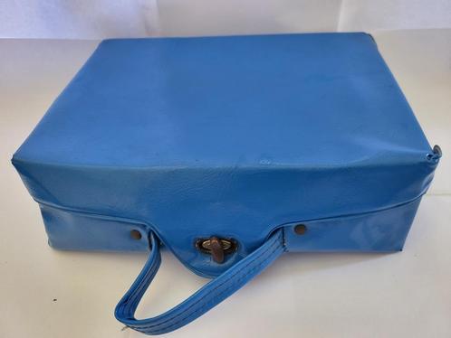 Blauwe plastic hoes (type Barbie? ) 25 x 16,5 x 8 cm, Antiek en Kunst, Antiek | Speelgoed, Ophalen of Verzenden
