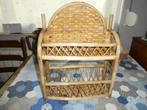 Etagère en osier, Ophalen
