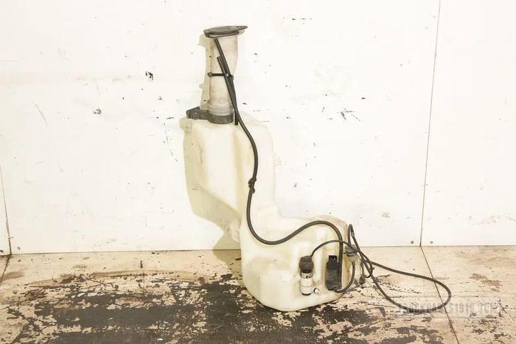 Volvo 22199304 Ruitensproeier tank VOLVO FH, Auto-onderdelen, Vrachtwagen-onderdelen, Volvo, Gebruikt, Ophalen