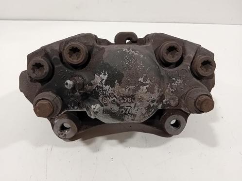 REMKLAUW RECHTS VOOR Audi A4 Quattro (B8) (8K0407124B), Auto-onderdelen, Remmen en Aandrijving, Audi, Gebruikt