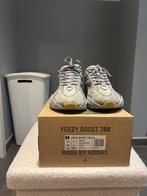 Yeezy Boost 700 v2 inertia, Vêtements | Hommes, Chaussures, Comme neuf