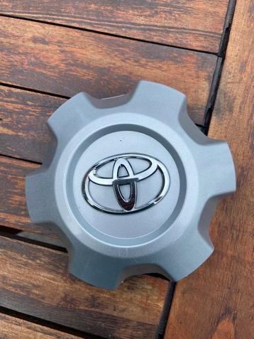 Toyota Land Cruiser 2022 / 4 caches moyeux de roues neufs beschikbaar voor biedingen