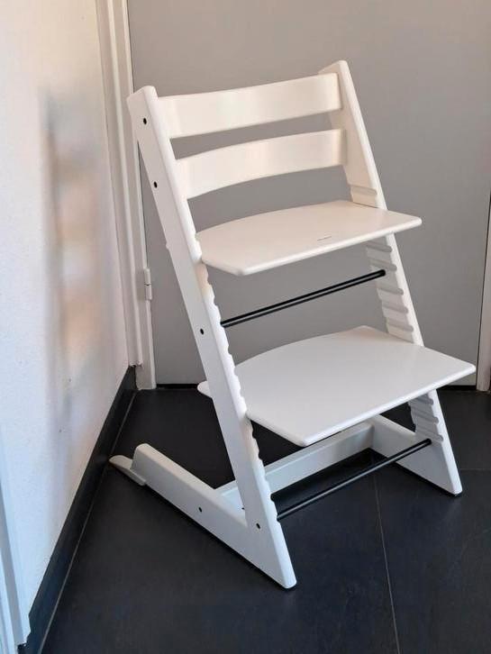 Stokke Tripp Trapp kinderstoel NIEUW MODEL in wit, Kinderen en Baby's, Kinderstoelen, Zo goed als nieuw, Meegroeistoel, Aanschuifbaar