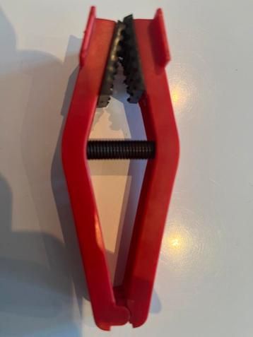 Matchbox Superfast Lesney Red Track Clamp Piece beschikbaar voor biedingen