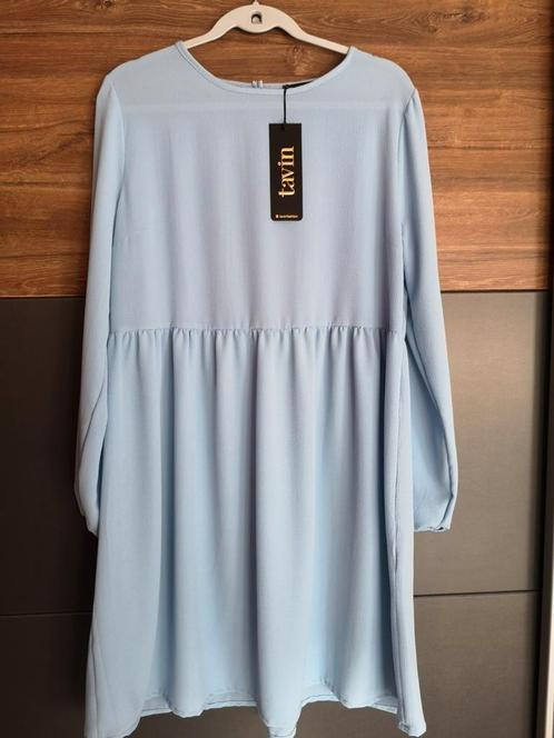 NIEUW Blauwe jurk. Maat 44.Merk Tavin., Vêtements | Femmes, Robes, Neuf, Taille 42/44 (L), Enlèvement