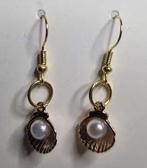 Oorbellen „Shell & Golden Pearl”, Handtassen en Accessoires, Oorbellen, Hangers, Nieuw, Ophalen of Verzenden, Goud
