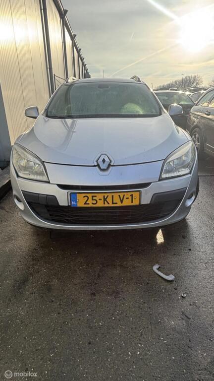 Voorbumper Renault Megane Estate III ('09-'16), Auto-onderdelen, Carrosserie, Bumper, Renault, Voor, Gebruikt, Ophalen