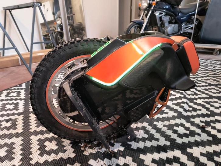 Kingsong s19 te koop. 1280km, custom seat en vering upgrade, Fietsen en Brommers, Elektrische fietsen, Ophalen