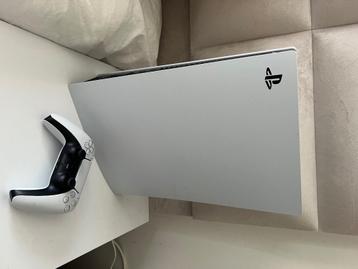 Play station 5 digital edition 1 TB + 2 manettes  beschikbaar voor biedingen