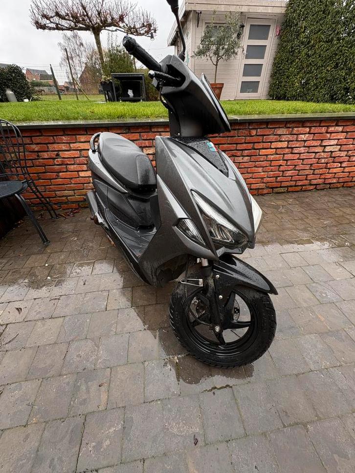 Grijze Gts sirocco 50cc, Vélos & Vélomoteurs, Scooters | Marques Autre, Utilisé, Classe B (45 km/h), Essence, Enlèvement