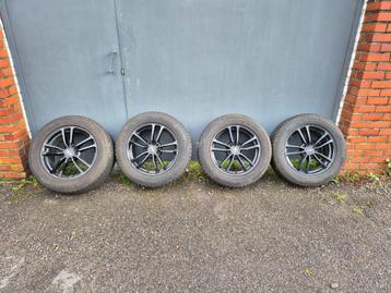 4 VELGEN VOOR HYUNDAI MET M+S 225/60R17 BANDEN MET 5/114  beschikbaar voor biedingen