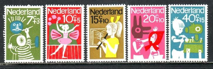 Postzegels Nederland (D) : postfrisse reeksen, Postzegels en Munten, Postzegels | Nederland, Postfris, Na 1940, Ophalen of Verzenden