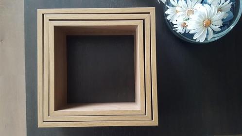 Set van drie vierkanten wandplanken / wandschabben, Huis en Inrichting, Woonaccessoires | Wandplanken en Boekenplanken, Zo goed als nieuw