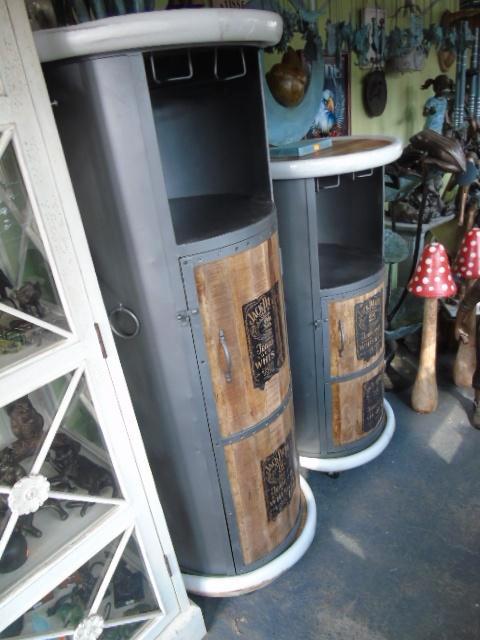 bar JACK DANIELS en bois et métal sur roulettes, Maison & Meubles, Accessoires pour la Maison | Porte-bouteilles, Neuf, 75 cm ou plus