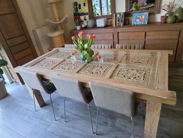 Eetkamerstoelen x 8 beschikbaar voor biedingen