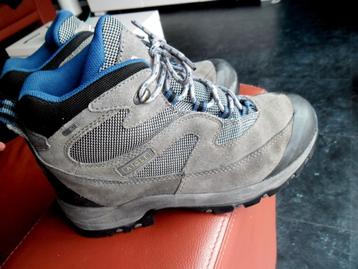 AIGLE wandel/bergschoenen(metaal tip)Maat 40 beschikbaar voor biedingen