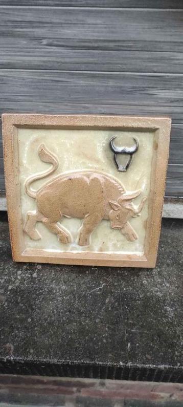 Plaque taureau en grès Guérin, Enlèvement ou Envoi