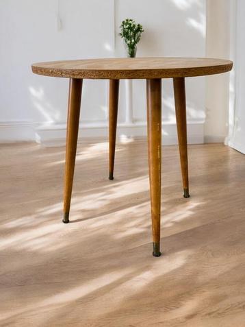 vintage bijzettafel beschikbaar voor biedingen