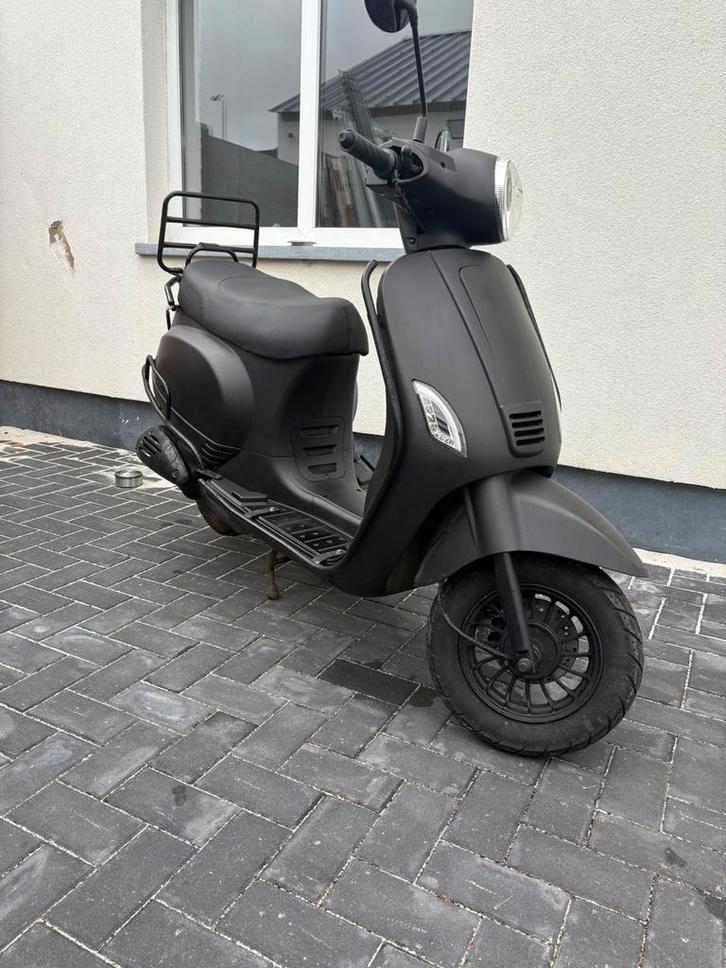 La Souris A klasse bouwjaar 2022, Fietsen en Brommers, Scooters | Overige merken, Zo goed als nieuw, Klasse A (25 km/u), Benzine