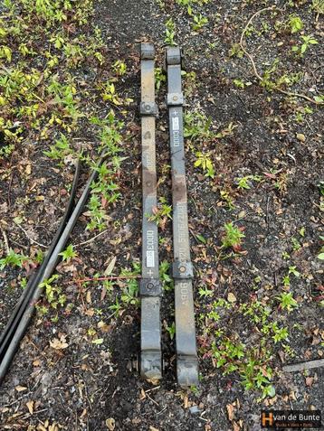 Bladveer bladveren Mercedes Sprinter 906  A906320930600 Set  beschikbaar voor biedingen