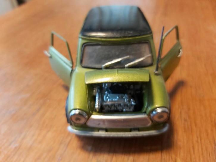 Miniatuur mini in 1/25, Hobby en Vrije tijd, Modelbouw | Auto's en Voertuigen, Gebruikt, Ophalen
