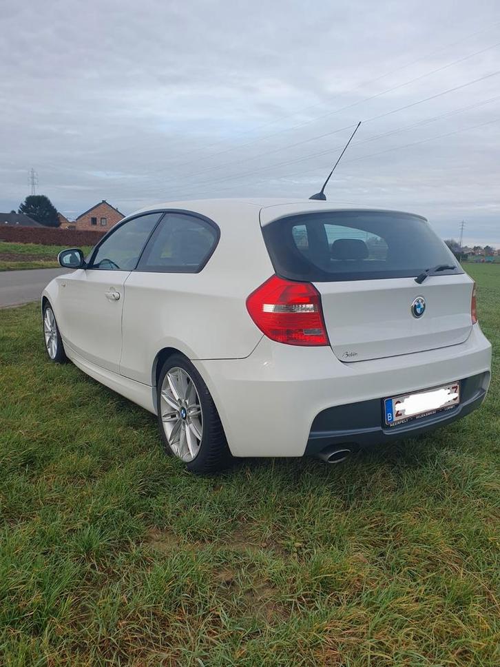 Bmw serie 1 e87 pack m, Autos, BMW, Série 1, ABS, Airbags, Air conditionné, Alarme, Ordinateur de bord, Verrouillage central, Air conditionné automatique