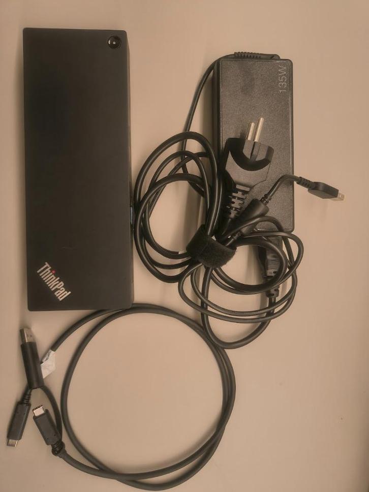 Lenovo Thuderbolt 3 dock, Informatique & Logiciels, Stations d'accueil, Utilisé, Station d'accueil, Enlèvement ou Envoi