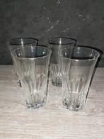 Lot de 4 verres à apéritifs, Comme neuf, Enlèvement