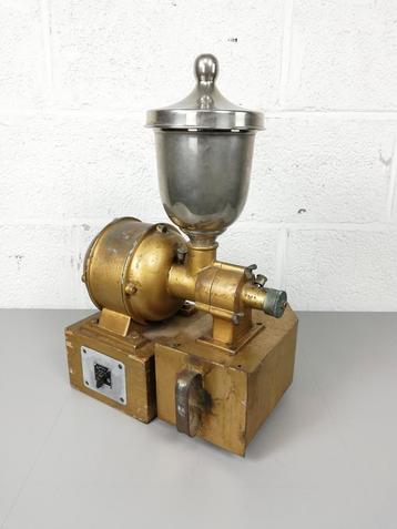 Grote industriële koffiemolen  beschikbaar voor biedingen
