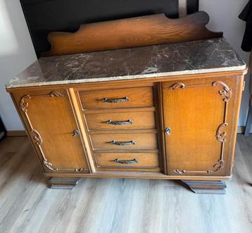 Kast met laden en deuren beschikbaar voor biedingen