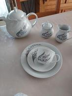Koffie en eetservies met kommen en schotels pepe zoutvaatje, Antiek en Kunst, Ophalen