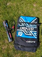 Ozone 10m Catalyst V1 + bar (2019), Watersport en Boten, Kitesurfen, Ophalen of Verzenden, Zo goed als nieuw, 10 m², Kitesurf-set