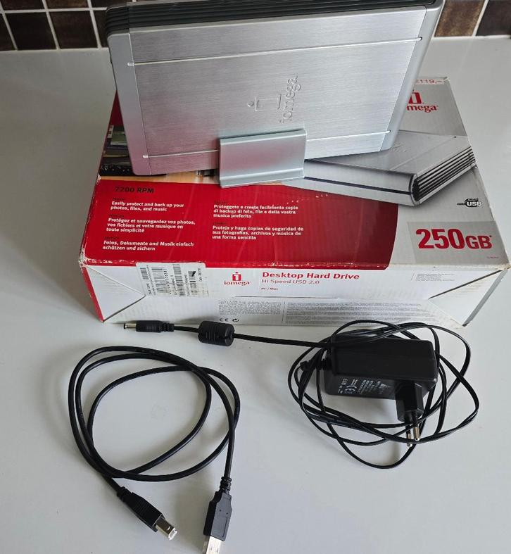 Externe opslag - Iomega Desktop - 250GB - USB 2.0 - Compleet, Informatique & Logiciels, Disques durs, Utilisé, Desktop, Externe