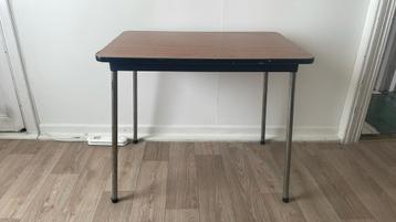 Tafel beschikbaar voor biedingen