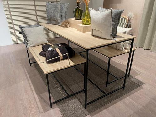 GRATIS 1 tafel + 2 bijzettafels- stijlvol en stevig, Huis en Inrichting, Tafels | Statafels, Zo goed als nieuw, Ophalen