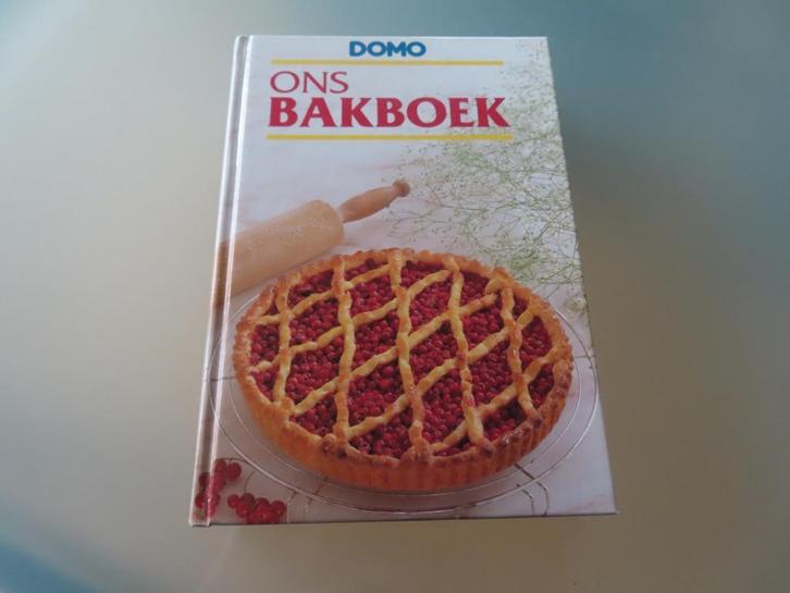 Ons Bakboek KVLV – Marie José Maasen 1996 / Ingrid Sijmons, Boeken, Kookboeken, Zo goed als nieuw, Voorgerechten en Soepen, Hoofdgerechten