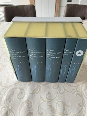 Van Dale woordenboek beschikbaar voor biedingen