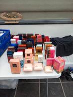 Bouteilles de parfums, Enlèvement