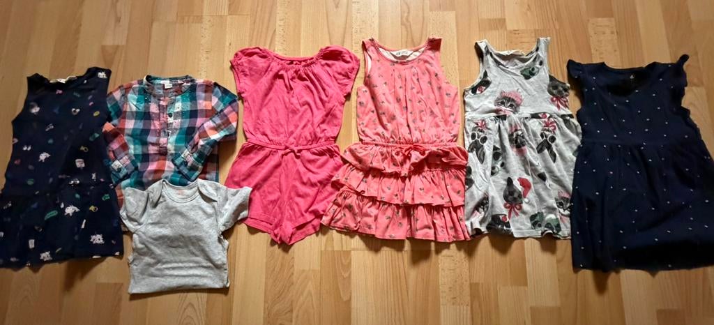 Lot de 7 vêtements pour filles (98/104), Enfants & Bébés, Enlèvement, Comme neuf, Autres tailles