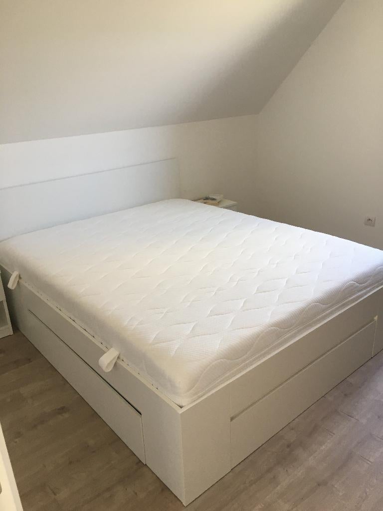 Bed te koop , half jaar oud, Huis en Inrichting, Slaapkamer | Bedden, Zo goed als nieuw, Tweepersoons, 160 cm, 200 cm, Hout, Wit