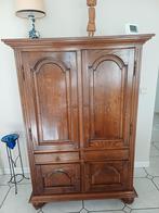 Belle armoire en chêne foncé, Enlèvement