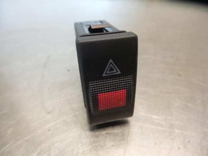 Commutateur éclairage d'urgence d'un Audi A8 (A8 94-), Autos : Pièces & Accessoires, Tableau de bord & Interrupteurs, Audi, Utilisé