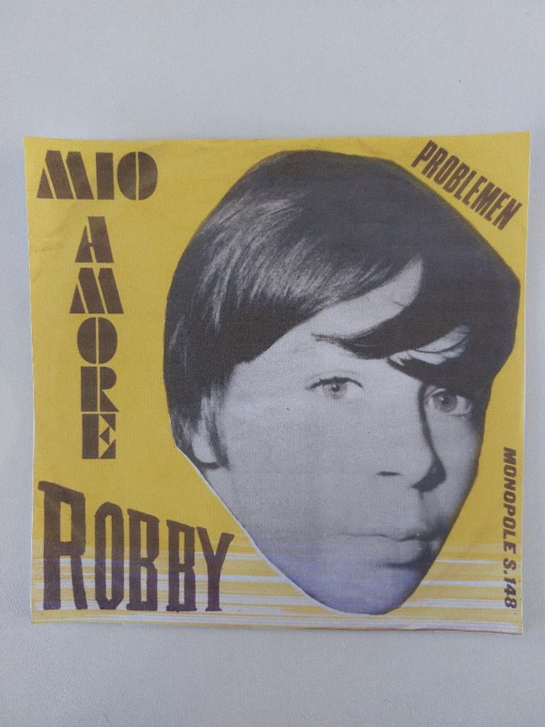 Robby - Mio Amore / Problemen (1970 - Hoes is een copy), CD & DVD, Vinyles Singles, Pressage original, Enlèvement ou Envoi, En néerlandais